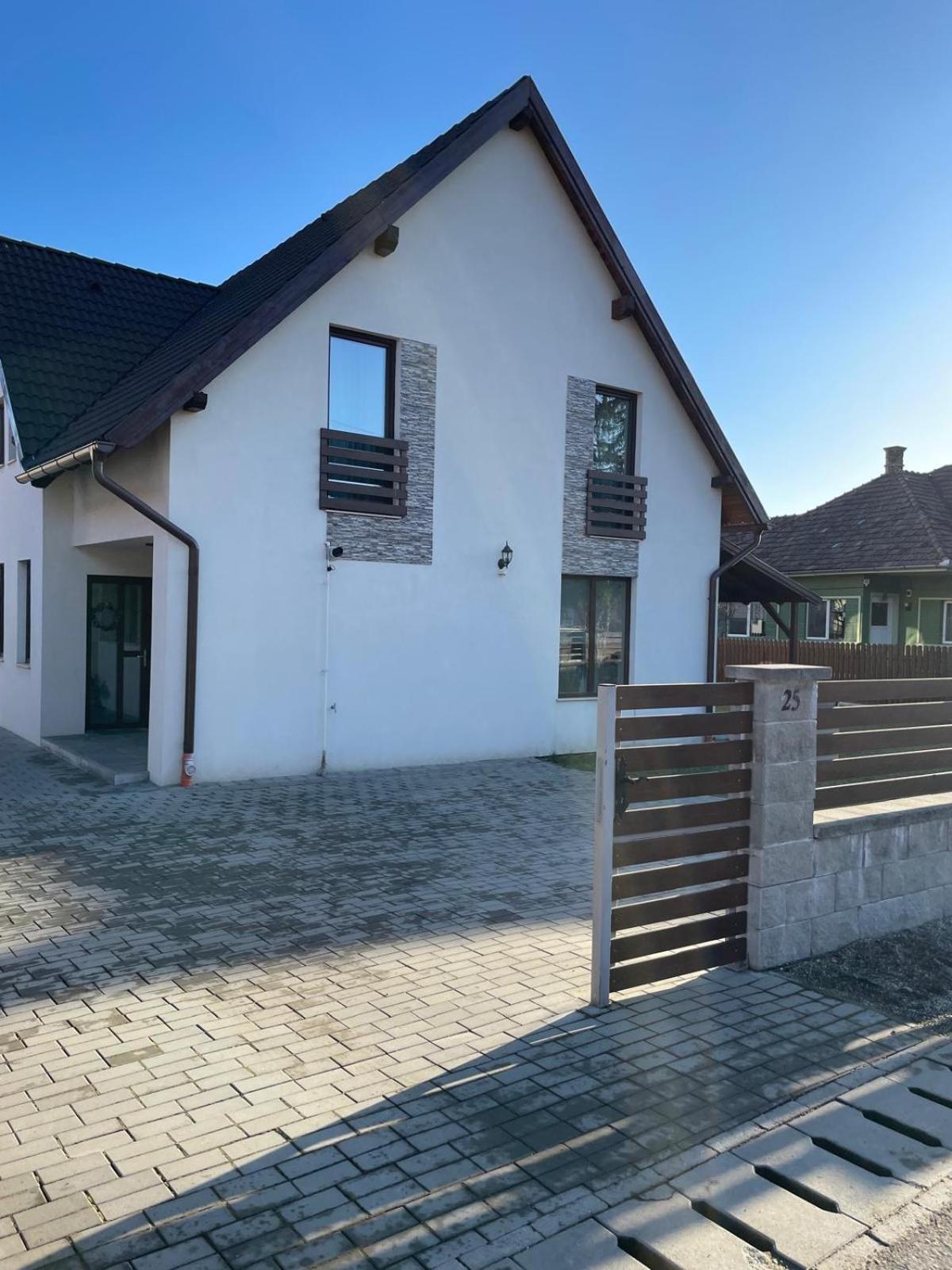Fenyo Apartman House Ii. Odorheiu Secuiesc Exterior photo